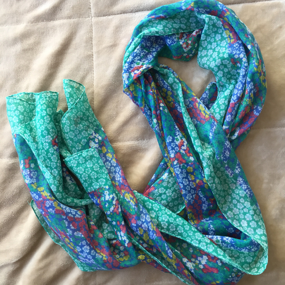 H & M Divided Floral Scarf